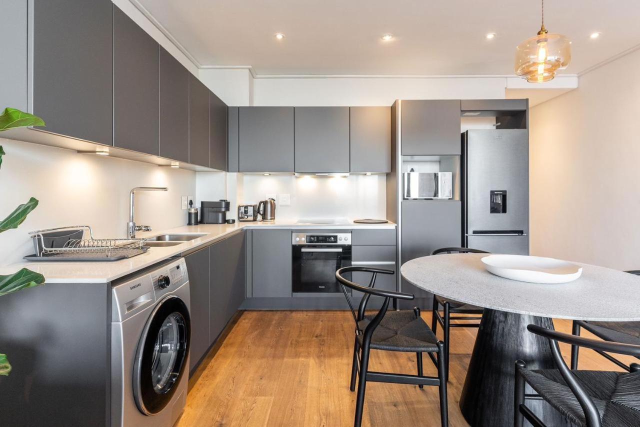 The Glengariff 706 Apartment
